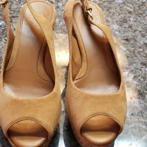 Beautiful suade wedges,cork like